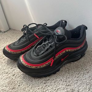 Size 7 womens air max 97